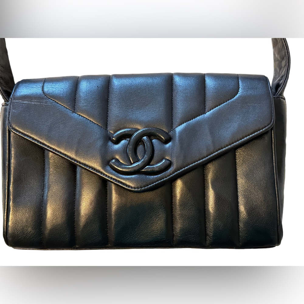 CHANEL Karl Lagerfeld Vertical Chevron Flap Bag CC Lambskin Shoulder Bag Black - Picture 3 of 16